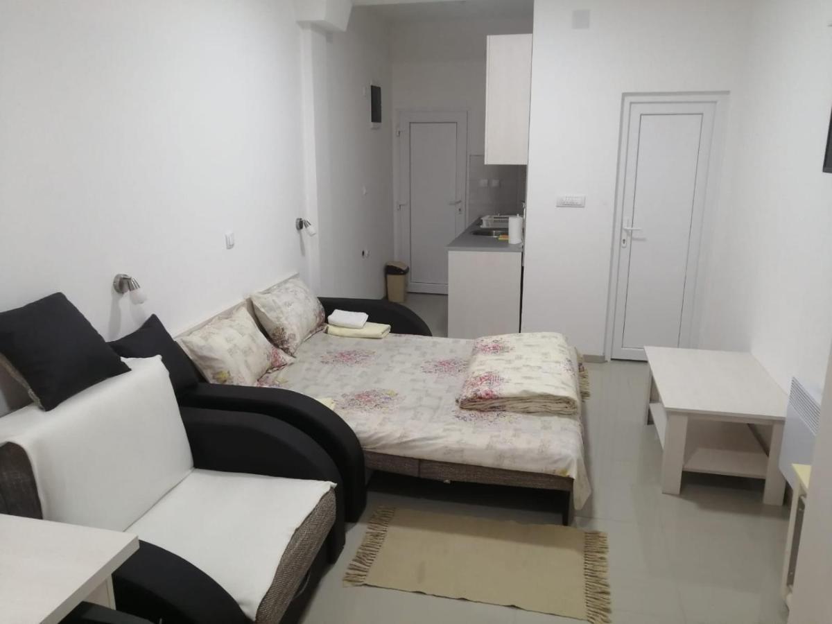 Apartment Maka 3 Соко Баня Екстериор снимка