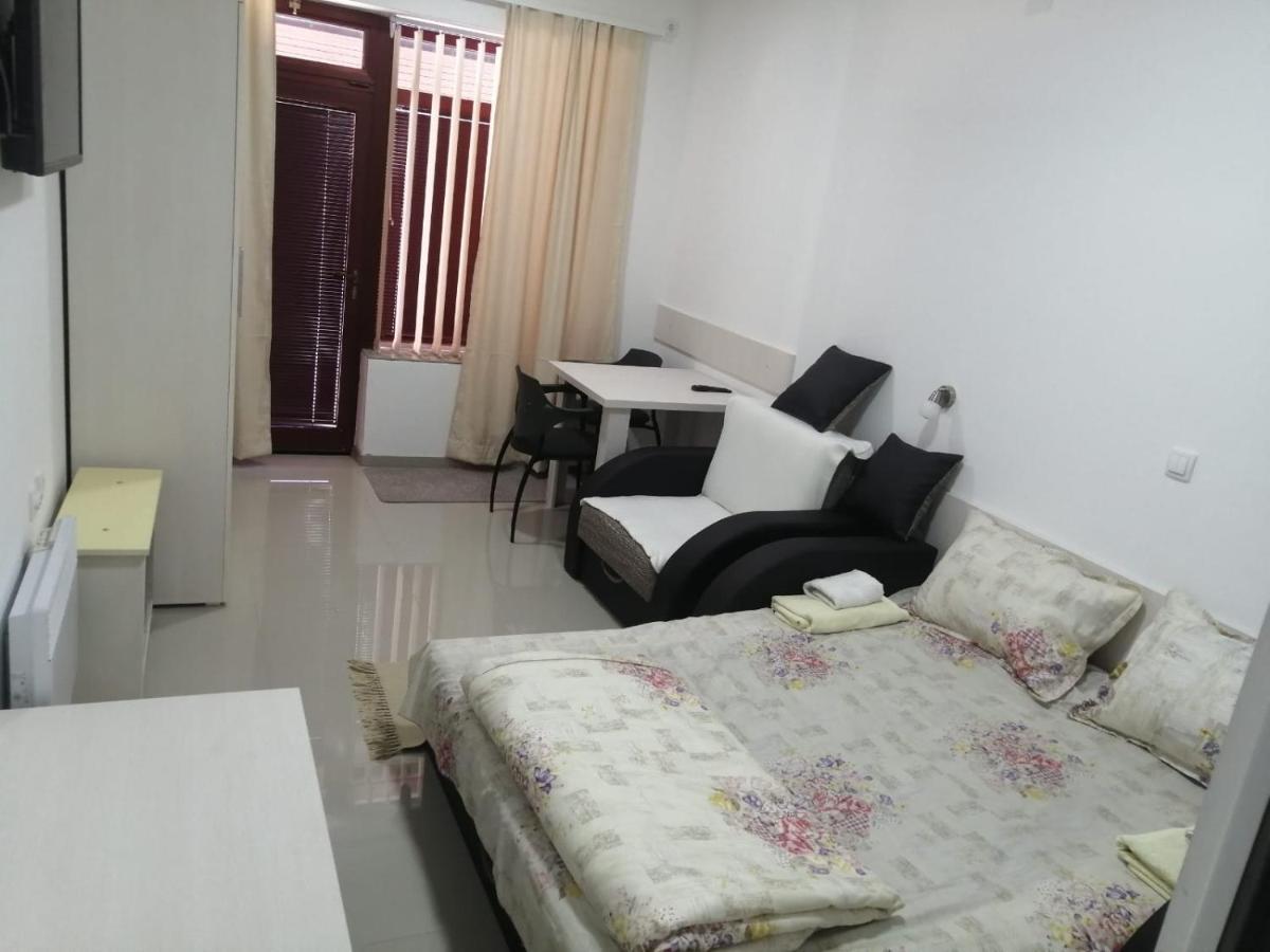 Apartment Maka 3 Соко Баня Екстериор снимка